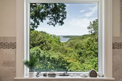 14 Thorman Lane, Huntington, NY 11743 - Photo 16