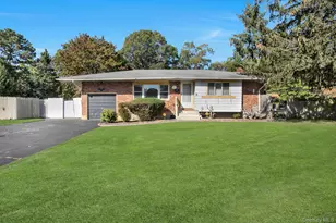 1524 Pine Acres Blvd, Bay Shore, NY 11706 - Photo 2