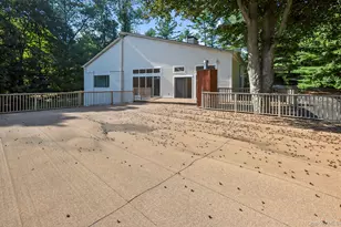 21 Hillside Ct, Suffern, NY 10901 - Photo 2