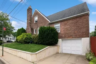 50-06 Marathon Pkwy, Little Neck, NY 11362 - Photo 4