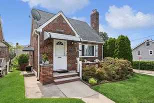 50-06 Marathon Pkwy, Little Neck, NY 11362 - Photo 2