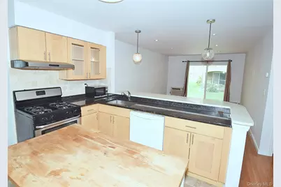 12-36 Estates Lane #49 L, Bayside, NY 11360 - Photo 6