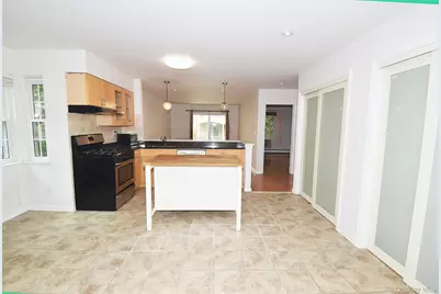 12-36 Estates Lane #49 L, Bayside, NY 11360 - Photo 8