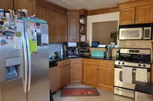 61-40 173 St, Fresh Meadows, NY 11365 - Photo 4