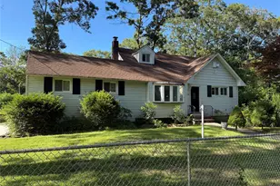 83 Smith Ln, Medford, NY 11763 - Photo 2