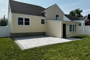 558 Oxford Rd, Cedarhurst, NY 11516 - Photo 20