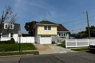 558 Oxford Rd, Cedarhurst, NY 11516 - Photo 1