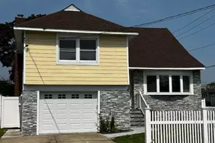 558 Oxford Rd, Cedarhurst, NY 11516 - Photo 2