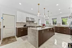 115-18 Mayfair Rd, Kew Gardens, NY 11418 - Photo 16