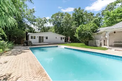 56 W Donellan Road, Hampton Bays, NY 11946 - Photo 4