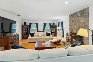 21 Windwood Ct, Westhampton, NY 11977 - Photo 14