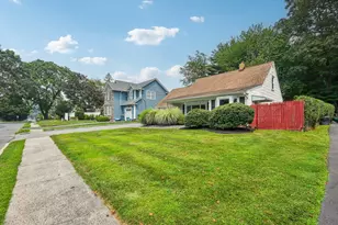 26 Center St, Pearl River, NY 10965 - Photo 4