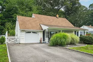 26 Center St, Pearl River, NY 10965 - Photo 2