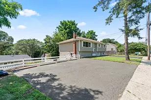 49 Georgia St, East Northport, NY 11731 - Photo 2