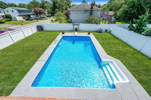 6 Holly Rd, Oakdale, NY 11769 - Photo 6