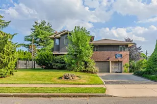 31 Morris Dr, Syosset, NY 11791 - Photo 2