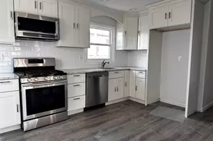 26 Fairway Ln, New York, NY 10301 - Photo 8