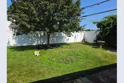 8 Reading Lane, Bethpage, NY 11714 - Photo 6