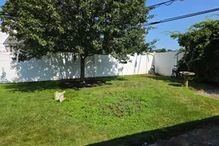 8 Reading Ln, Bethpage, NY 11714 - Photo 6