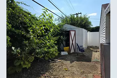 8 Reading Lane, Bethpage, NY 11714 - Photo 4