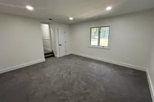 5 Poplar Ct, Miller Place, NY 11764 - Photo 8