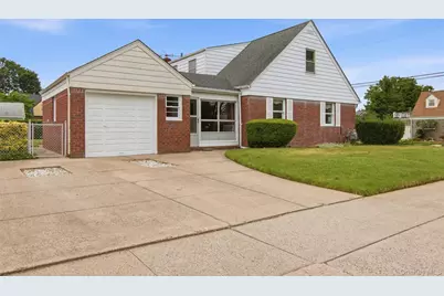 1001 N 4th Street, New Hyde Park, NY 11040 - Photo 14