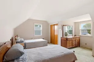 1001 N 4th St, New Hyde Park, NY 11040 - Photo 16