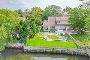 1016 Channel Dr, Hewlett, NY 11557 - Photo 36