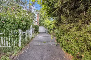 85 Robert St, Patchogue, NY 11772 - Photo 38