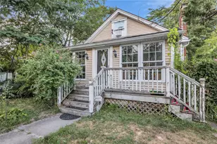 85 Robert St, Patchogue, NY 11772 - Photo 2