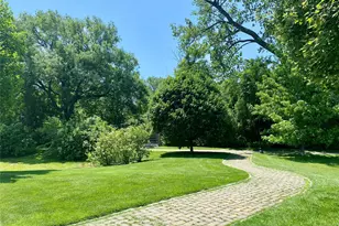 92 Millie CT, Patchogue, NY 11772 - Photo 18