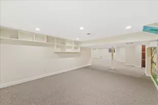 10 Morley Ct, Albertson, NY 11507 - Photo 30