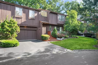 10 Morley Court, Albertson, NY 11507 - Photo 2