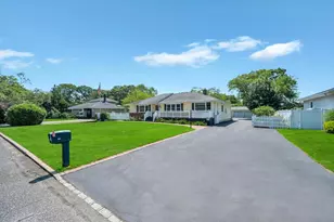 64 Rockaway St, Islip Terrace, NY 11752 - Photo 4