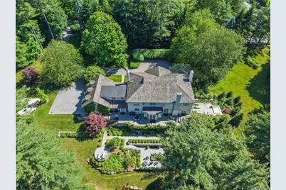 18 Oregon Road, Bedford Corners, NY 10549 - Photo 2