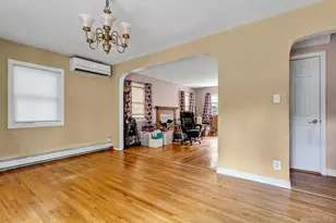 35 Willits Rd, Glen Cove, NY 11542 - Photo 8