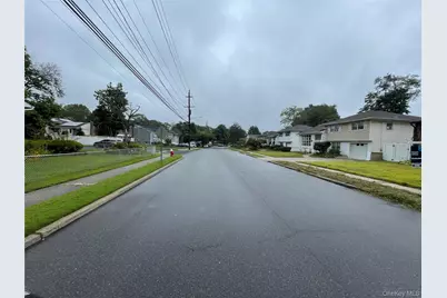 1070 Cramer Court, Baldwin, NY 11510 - Photo 4