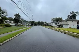 1070 Cramer Ct, Baldwin, NY 11510 - Photo 4