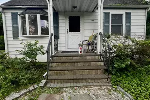 100 Maple Ln, Medford, NY 11763 - Photo 2