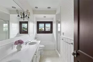 5 Half Moon Ln, Sands Point, NY 11050 - Photo 20