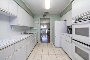 689 Allwyn St, Baldwin, NY 11510 - Photo 16