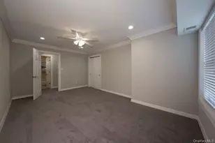 100 Villa D'Est Dr, Coram, NY 11727 - Photo 10