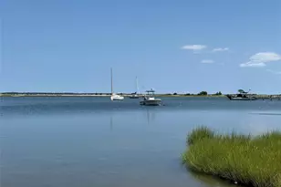 48 Douglas Ct, Hampton Bays, NY 11946 - Photo 32