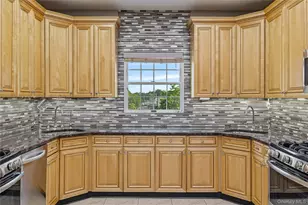 3314 Parkview Dr, Spring Valley, NY 10977 - Photo 16