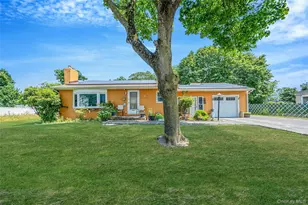 47 Prospect Pl, Deer Park, NY 11729 - Photo 2