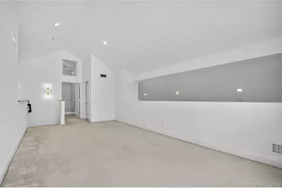 2202 Townhome Way, Huntington Station, NY 11746 - Photo 30