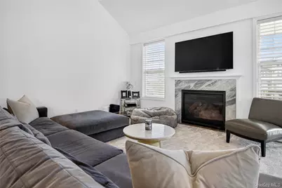 2202 Townhome Way, Huntington Station, NY 11746 - Photo 6