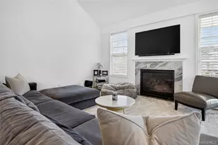 2202 Townhome Wy, Huntington Station, NY 11746 - Photo 6