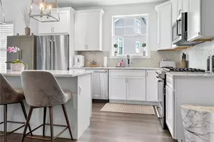 2202 Townhome Wy, Huntington Station, NY 11746 - Photo 16