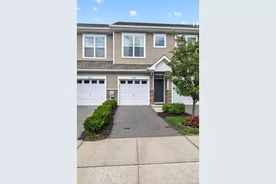 2202 Townhome Way, Huntington Station, NY 11746 - Photo 4